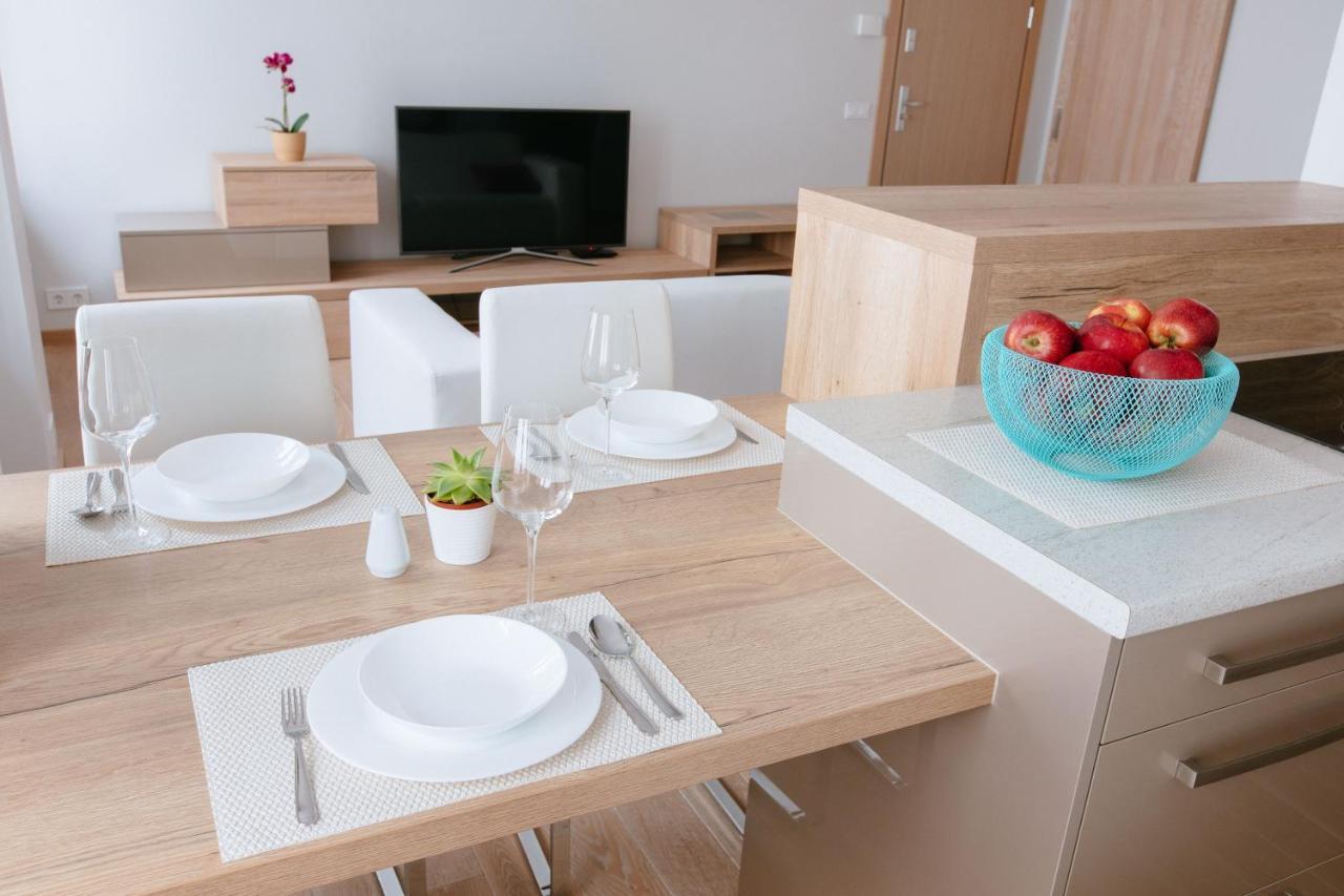 New Exclusive 2 Bedroom Apartment In OldRīga Exterior foto